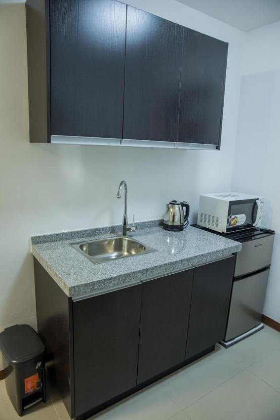 Melbourne Suites 마카티 외부 사진